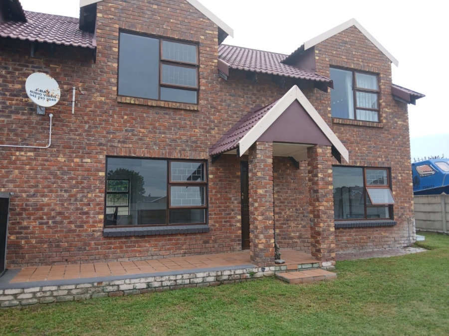 4 Bedroom Property for Sale in Noorsekloof Eastern Cape